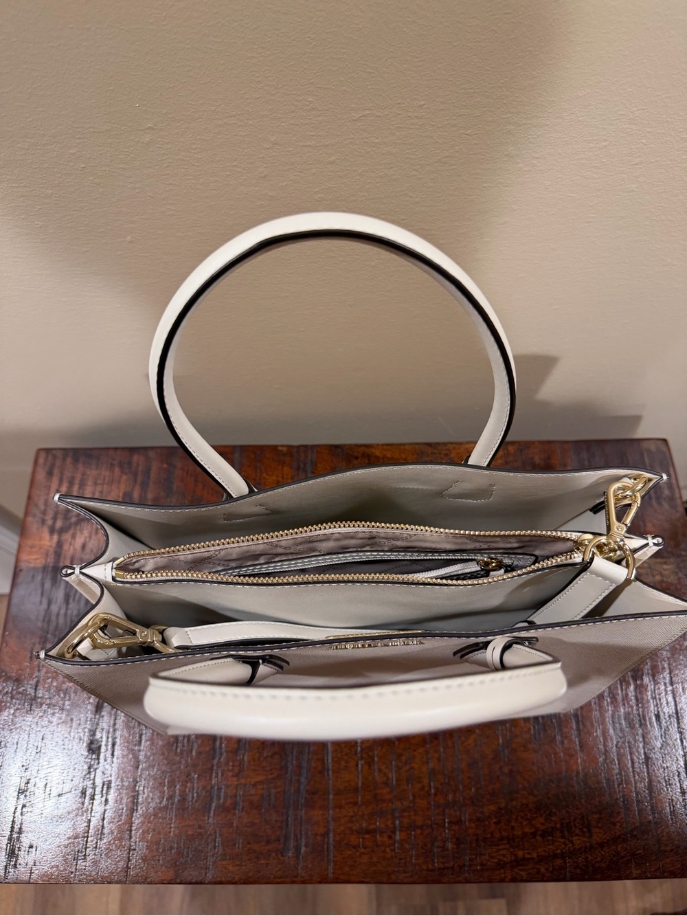 Michael Kors Light Cream Mercer Leather Tote/Satchel with Gold Hardware - Picture 3 of 5